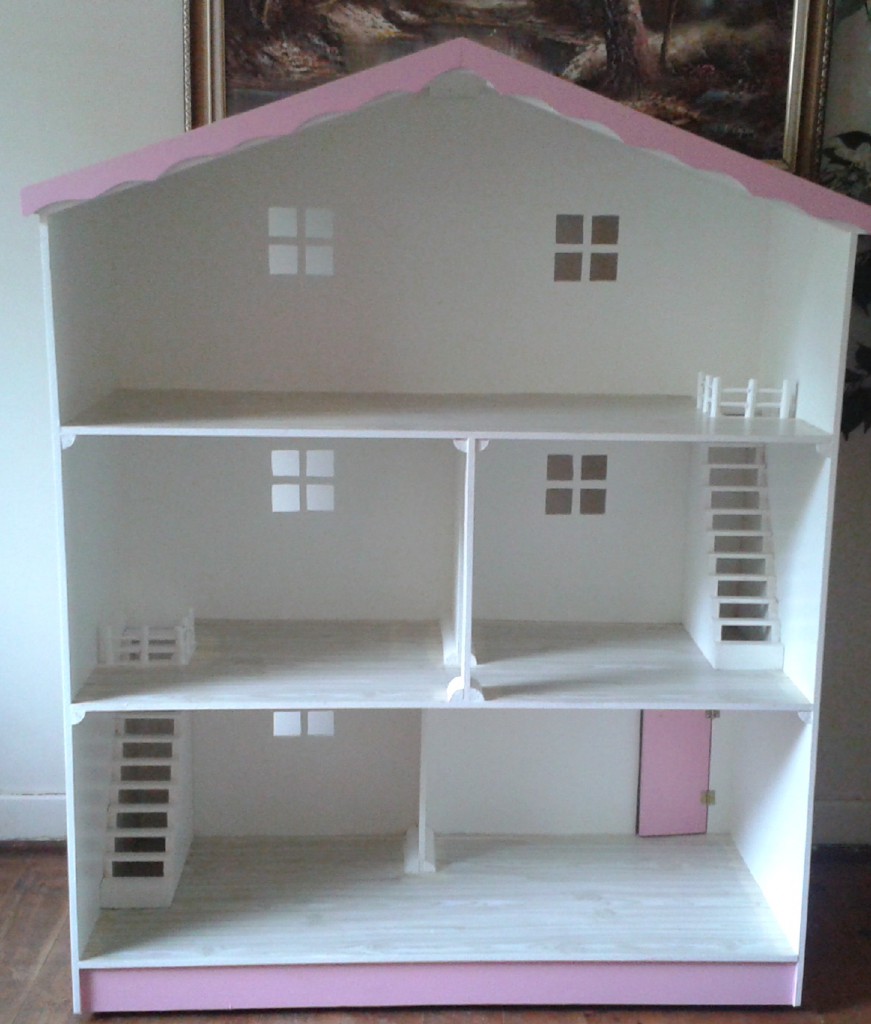 BARBIE DOLL HOUSE IN WHITE