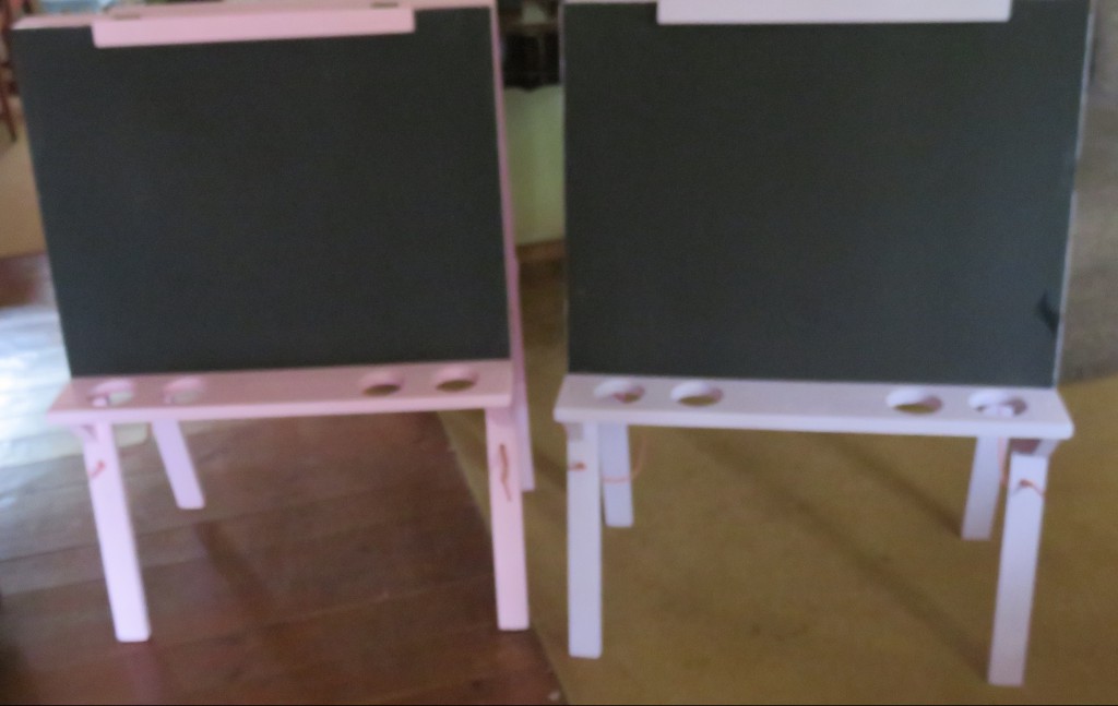 Double sided blackboard in pastel colours
